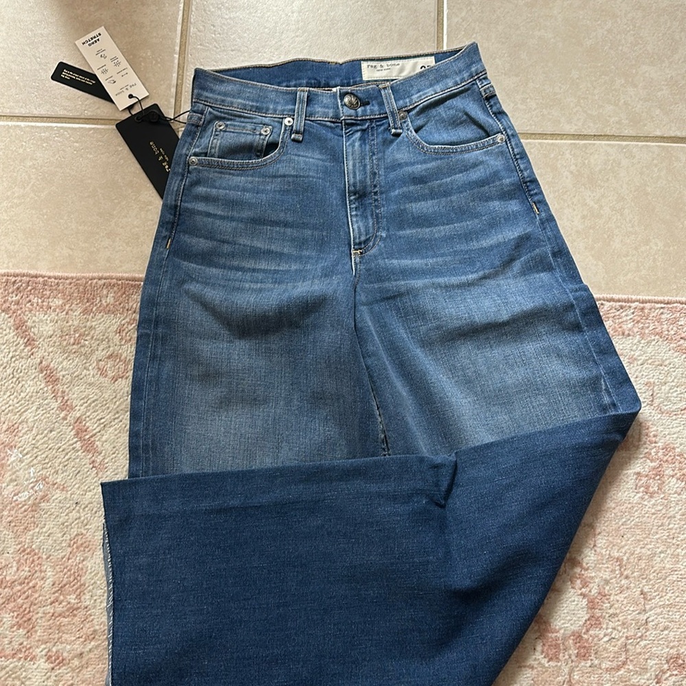 BRAND NEW sofie high-ride ankle jeans